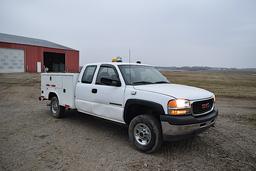 3032 - GMC 2500HD SERVICE TRUCK