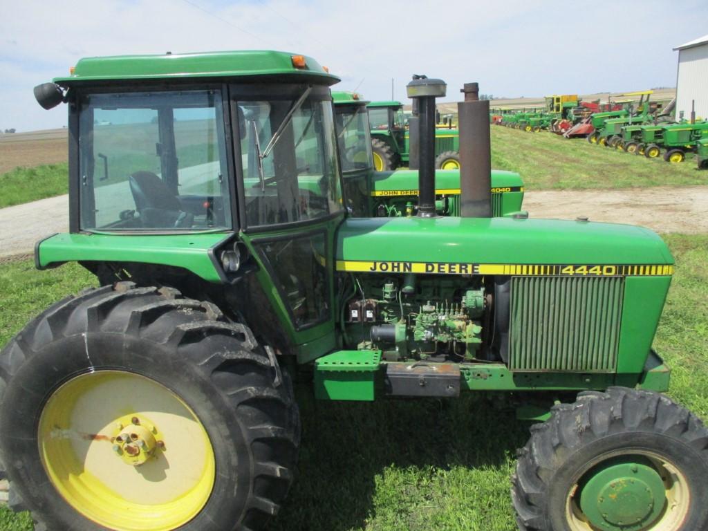 98720 - JOHN DEERE 4440