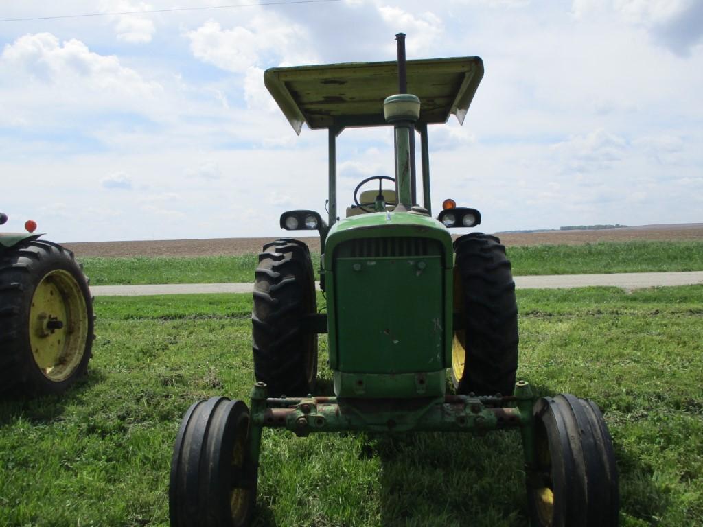 98776 - JOHN DEERE 2520