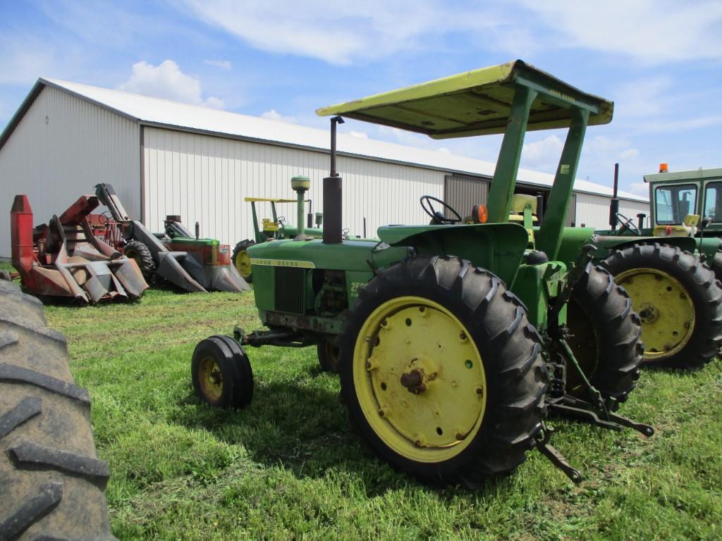 98776 - JOHN DEERE 2520