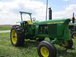 98781 - JOHN DEERE 4520