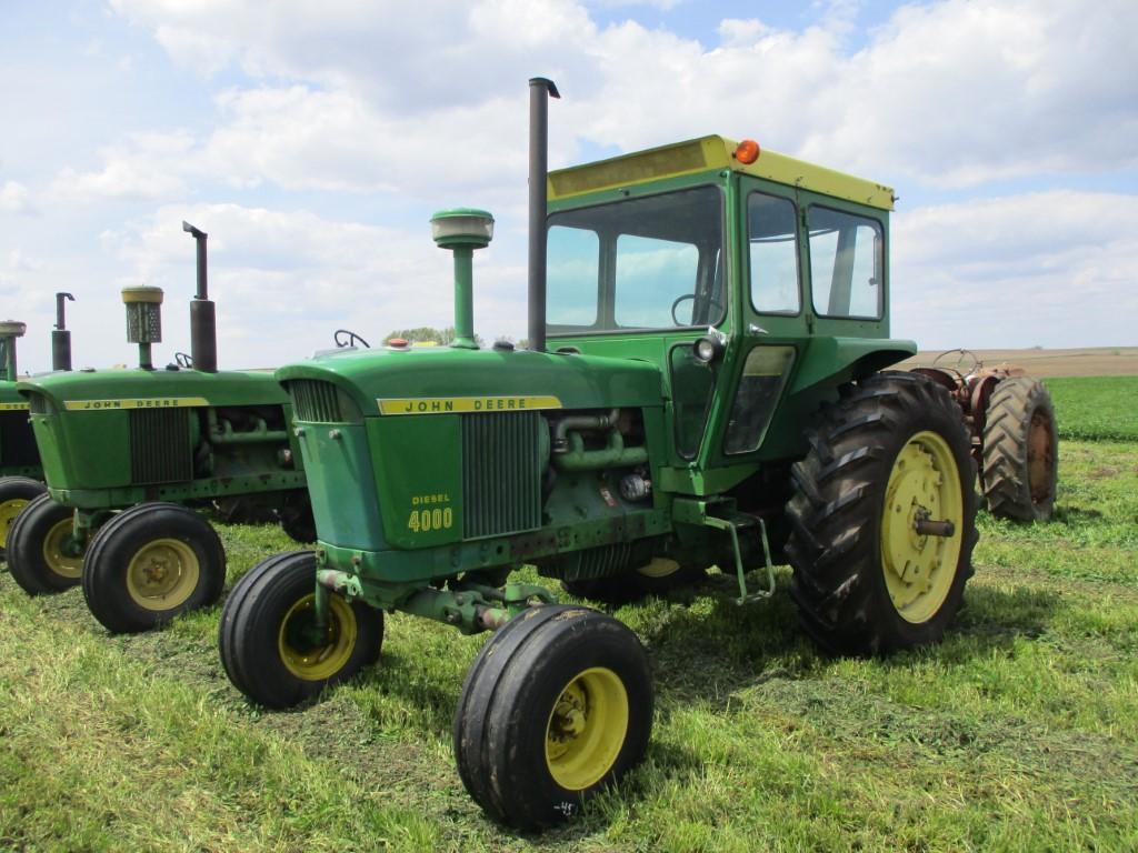 98790 - JOHN DEERE 4000