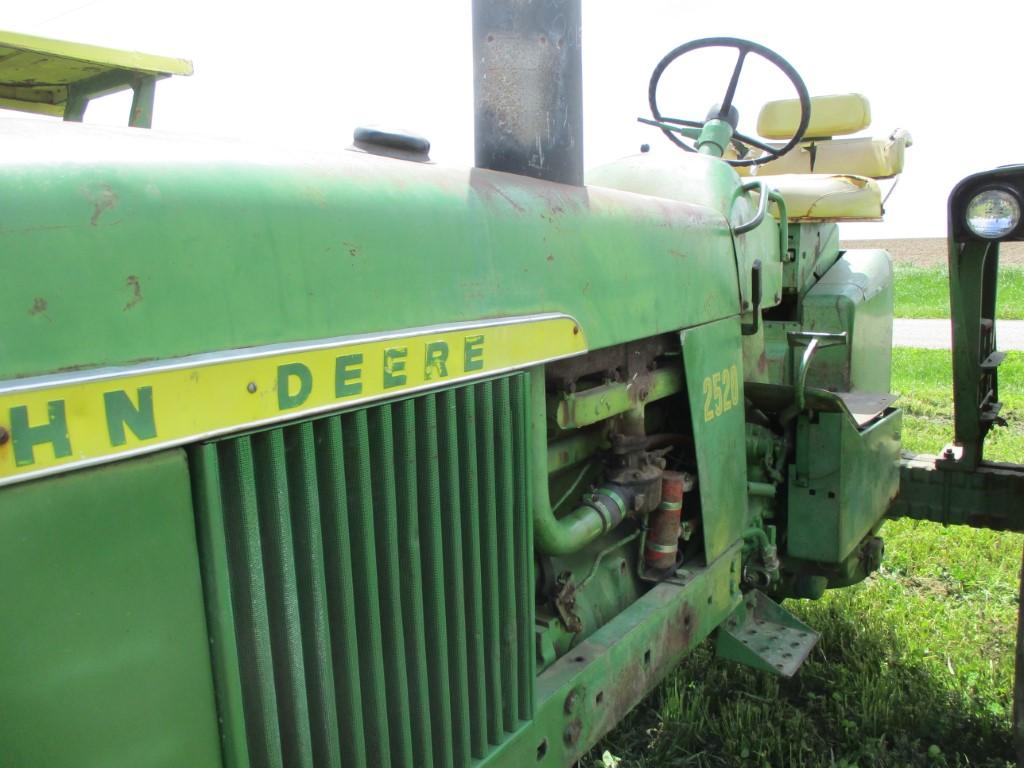 98799 - JOHN DEERE 2520