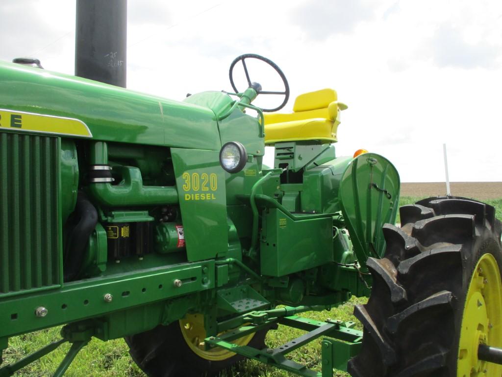 98858 - JOHN DEERE 3020 HIGH CROP