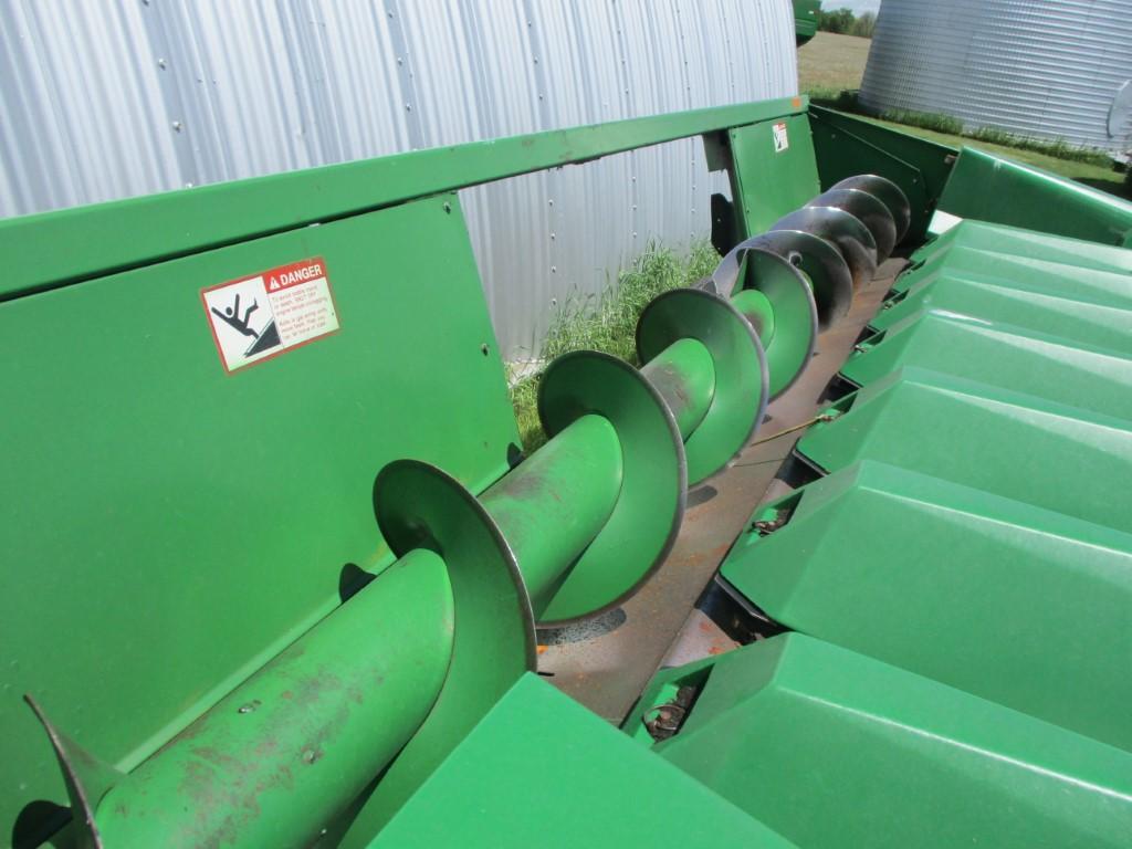 9458- JOHN DEERE 643 CONVERTED TO 8-20 ROW CORN HEAD