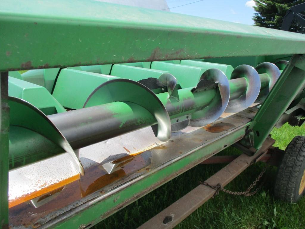 9458- JOHN DEERE 643 CONVERTED TO 8-20 ROW CORN HEAD