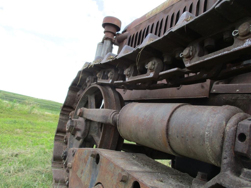 10000-MCCORMICK DEERING 10-20 CRAWLER