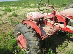 10050- FARMALL B