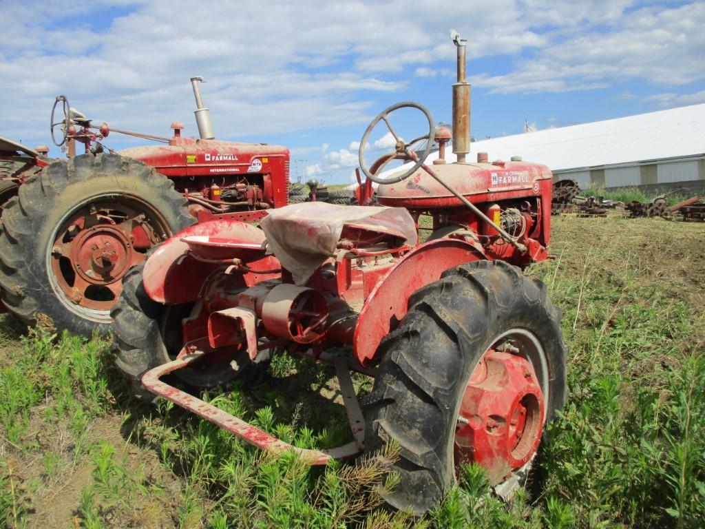 10050- FARMALL B