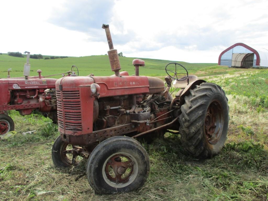 10052- FARMALL SUPER W-6 TA