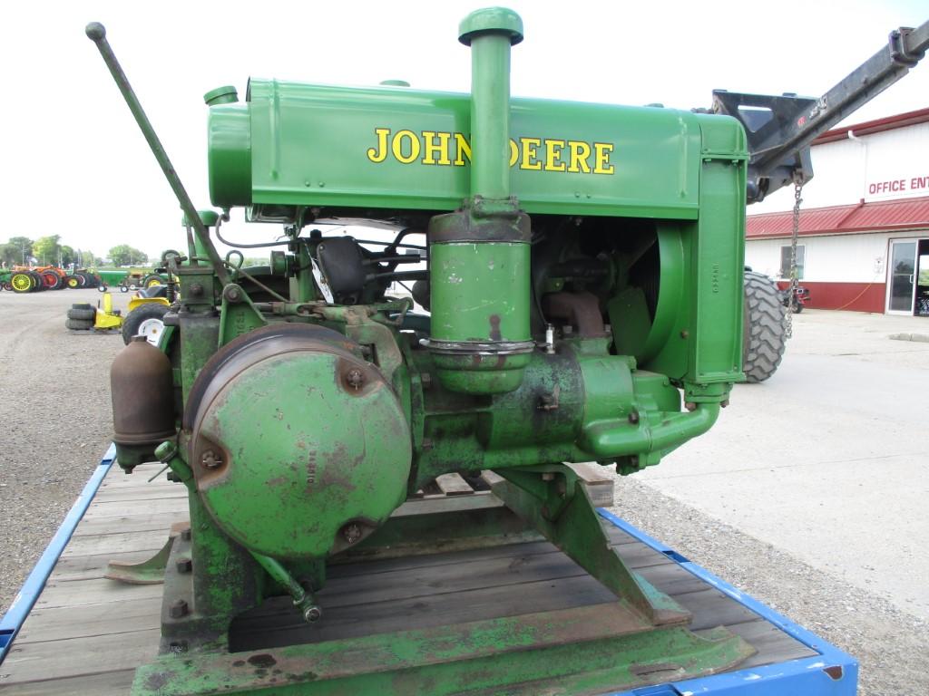 8160-JOHN DEERE W MOTOR