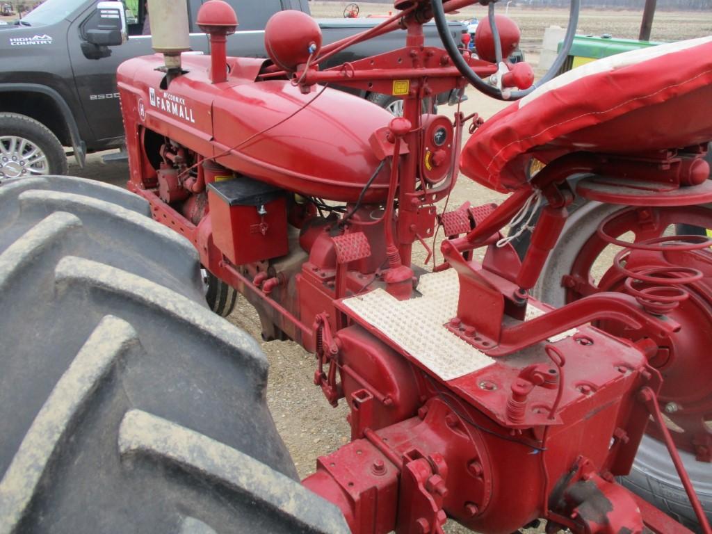 4389-IH H TRACTOR