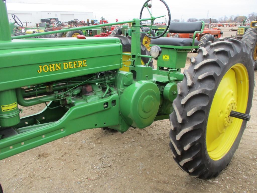 4923-JD B TRACTOR