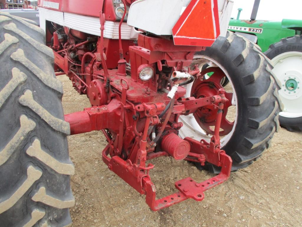 94436-IH 560 TRACTOR