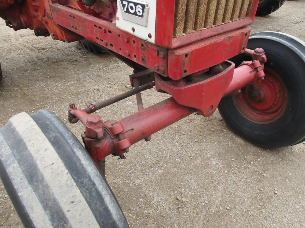 94626-IH 706 TRACTOR