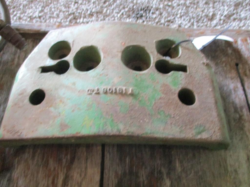 99175- JOHN DEERE FRONT WEIGHT T19106T