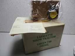 1987 LAFAYETTE SHOW TRACTOR, JD 730 D (NIB)