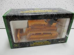 JD 1010 CRAWLER (NIB)