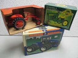 NH 9882, JD 1/32 SCALE PEDAL, A/C G TRACTOR (ALL 1 LOT)