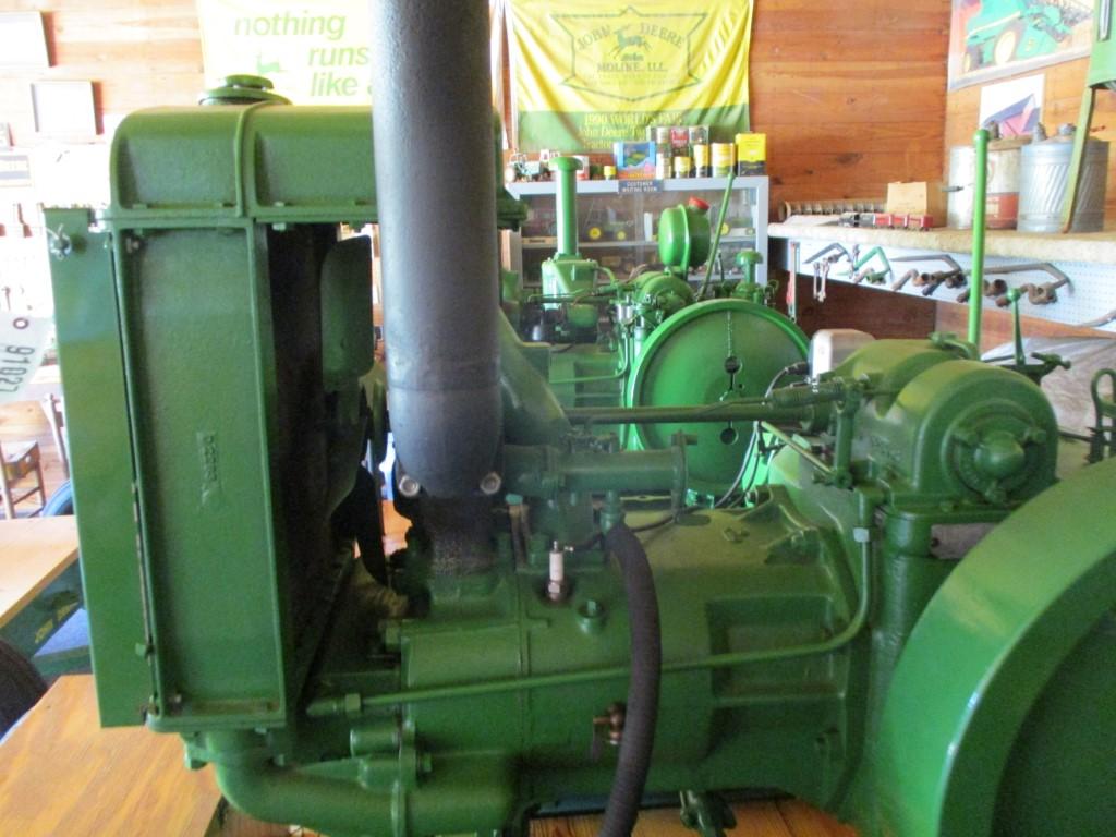 91027-JOHN DEERE W-111 MOTOR