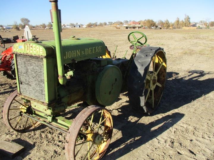 91318-JOHN DEERE D UNSTYLED