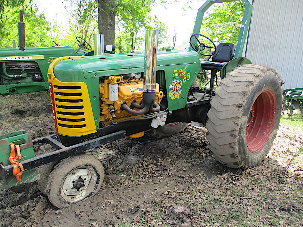 14302-OLIVER 88 PULLING TRACTOR