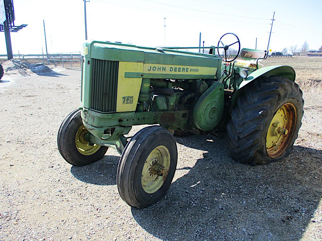 11656-JD 720 TRACTOR