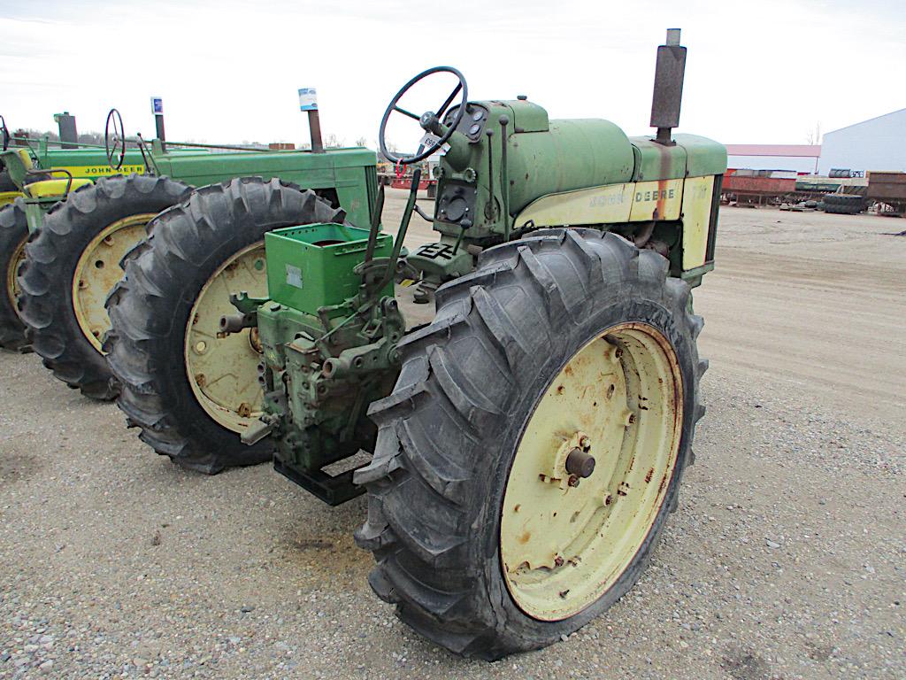 11663-JD 730 LP TRACTOR