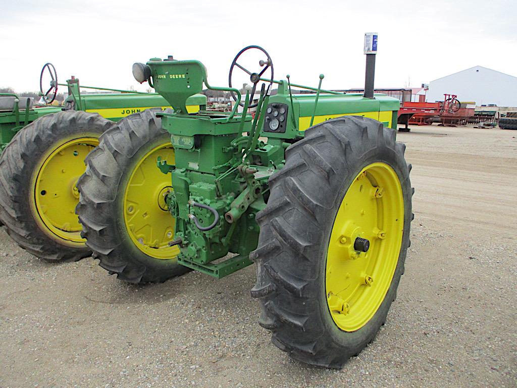 11665-JD 620 TRACTOR