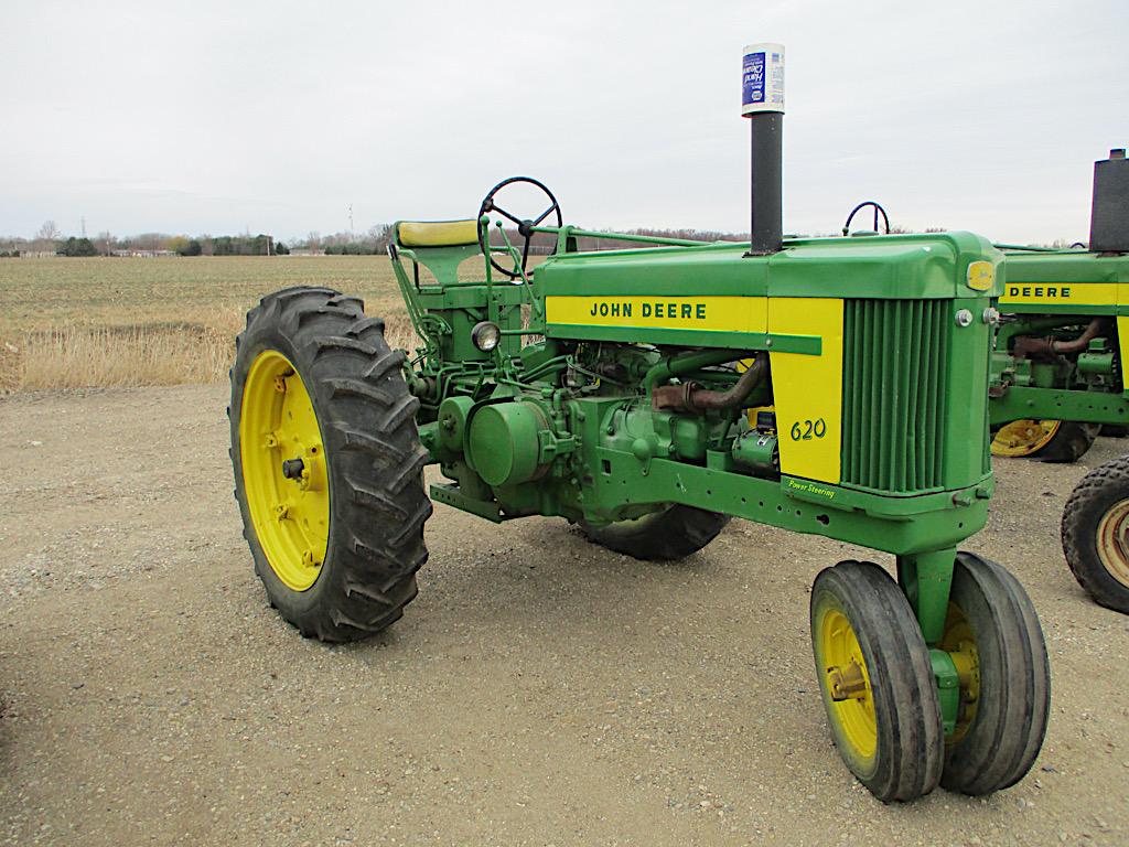 11665-JD 620 TRACTOR