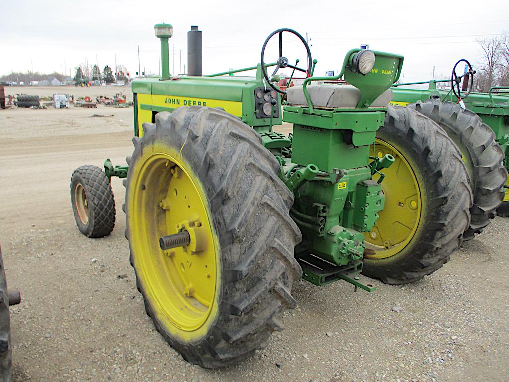 11666-JD 720 TRACTOR