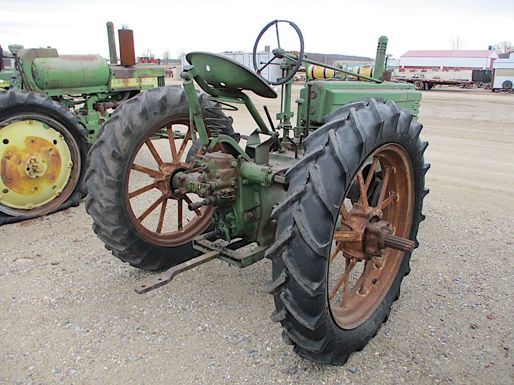 11673-JD B TRACTOR