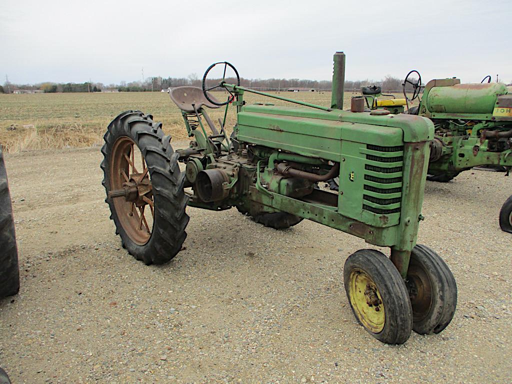 11673-JD B TRACTOR