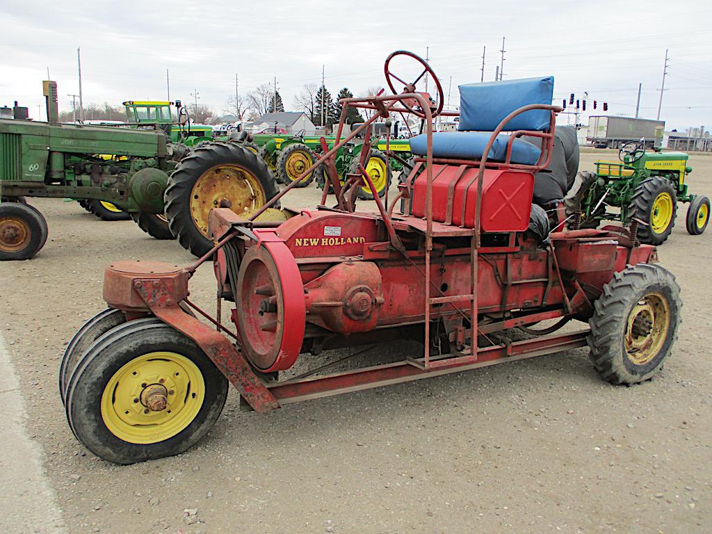 10754-NH SELF PROPELLED SQUARE BALER