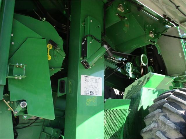 10920- JOHN DEERE S680 COMBINE