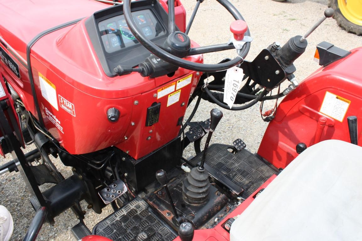 16970-MAHINDRA 5525 w/ LOADER