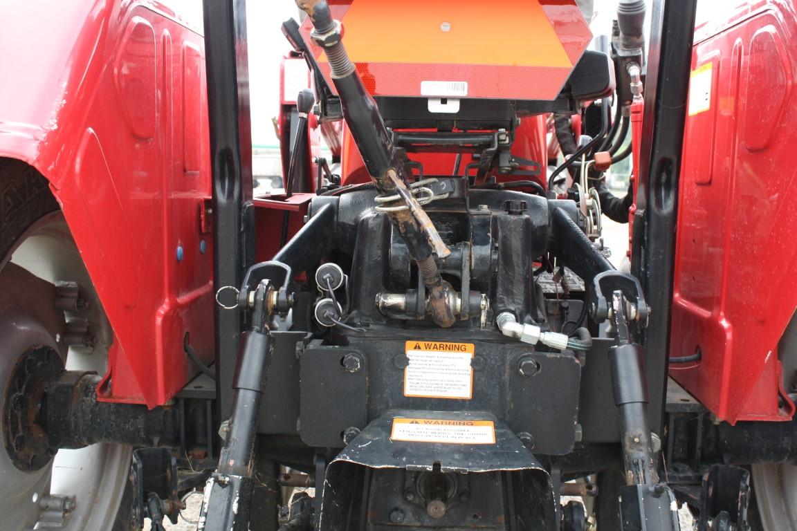 16970-MAHINDRA 5525 w/ LOADER