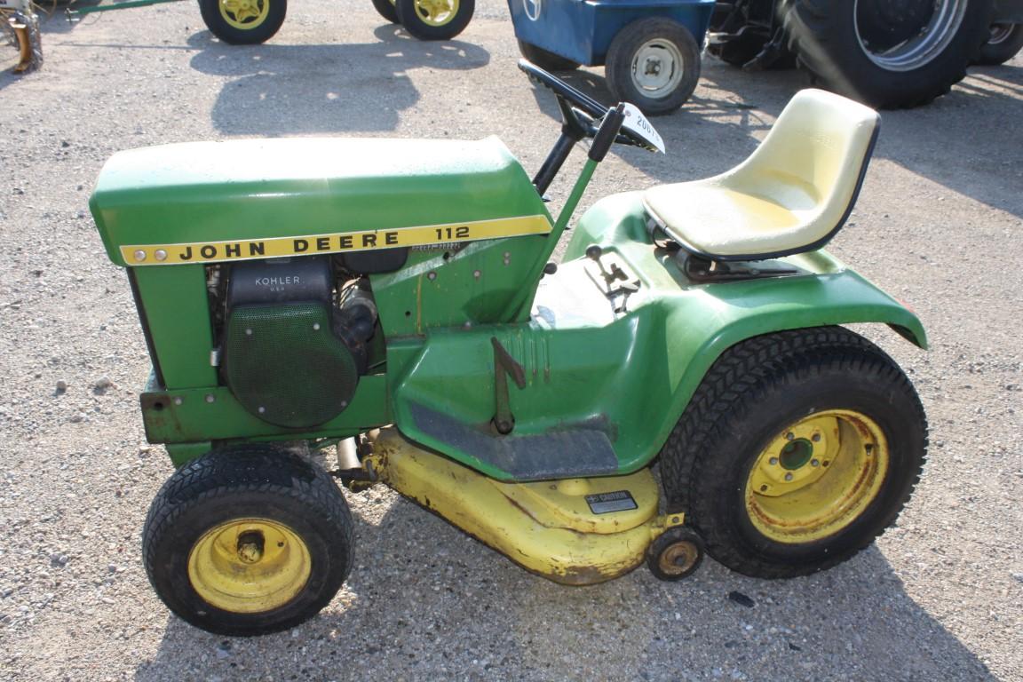 20673-JOHN DEERE 112 L&G