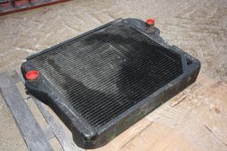 22637-JOHN DEERE 4760 RADIATOR