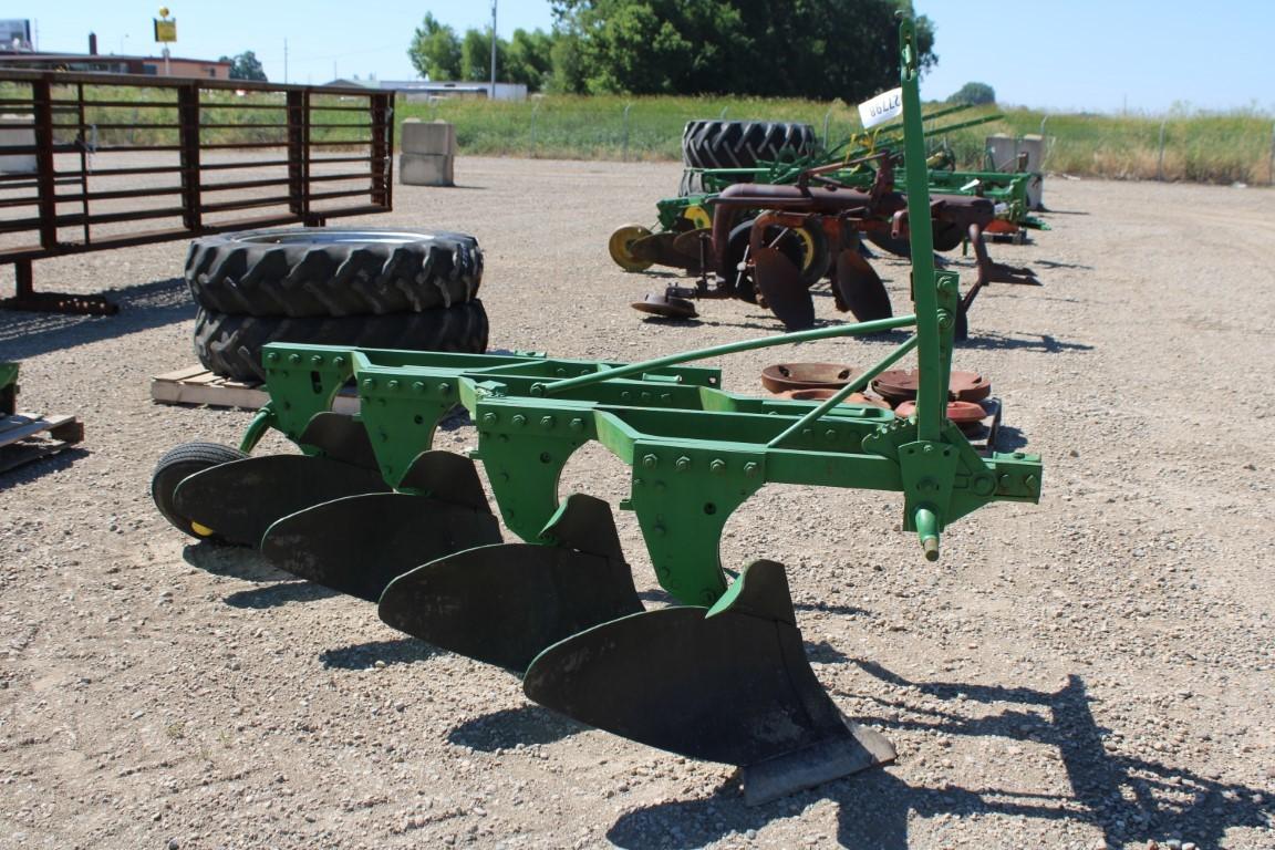 JOHN DEERE 4BTM 3PT PLOW