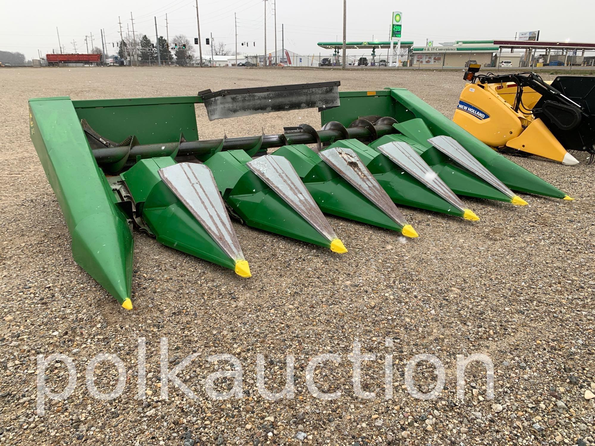 John Deere 643 Corn Head