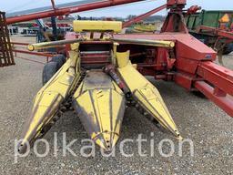 NH 900 Chopper w/ 824 2-Row Corn Head