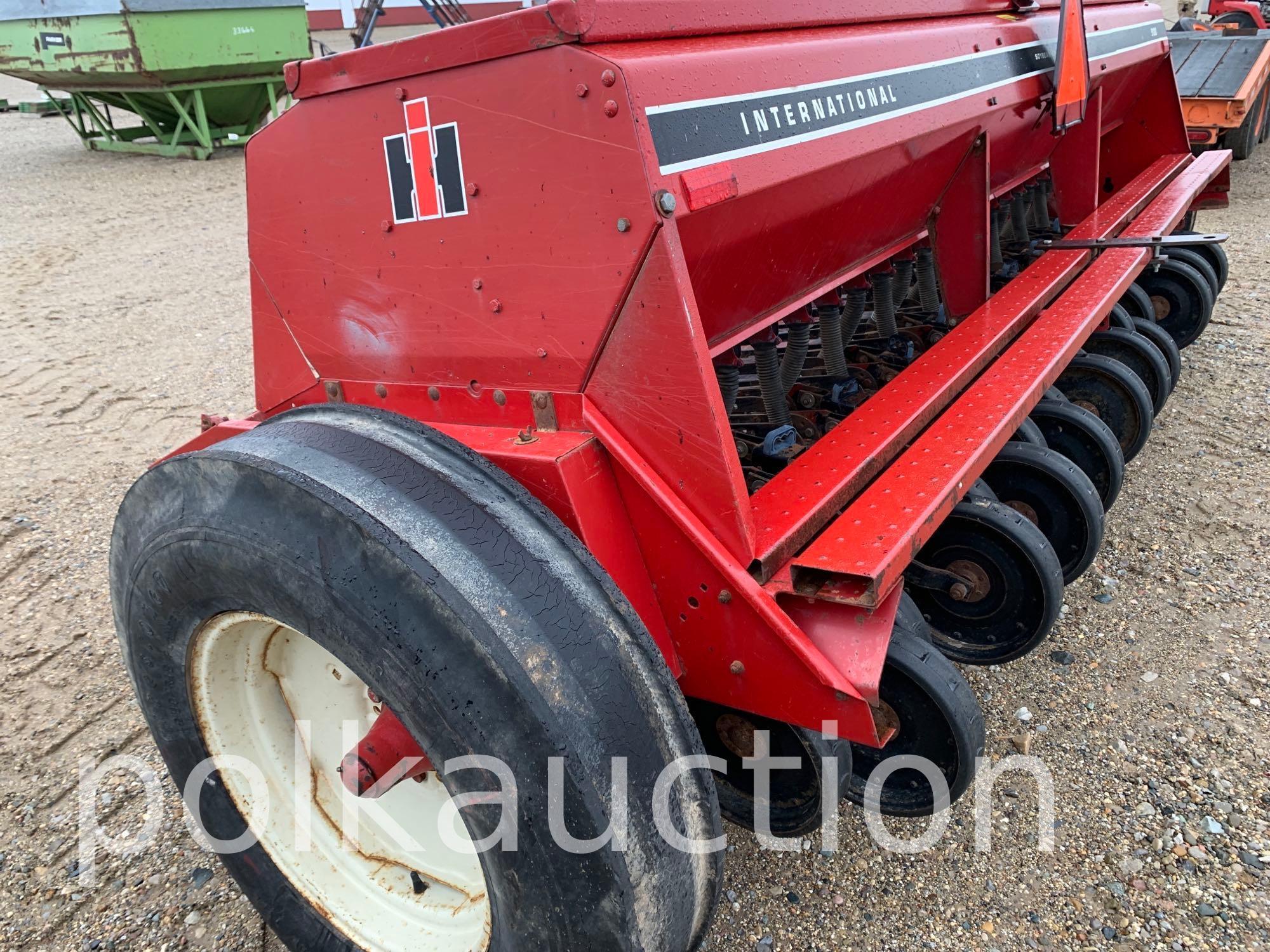 IH 5100 Drill