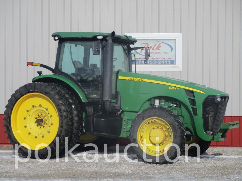 JD 8225 R Tractor