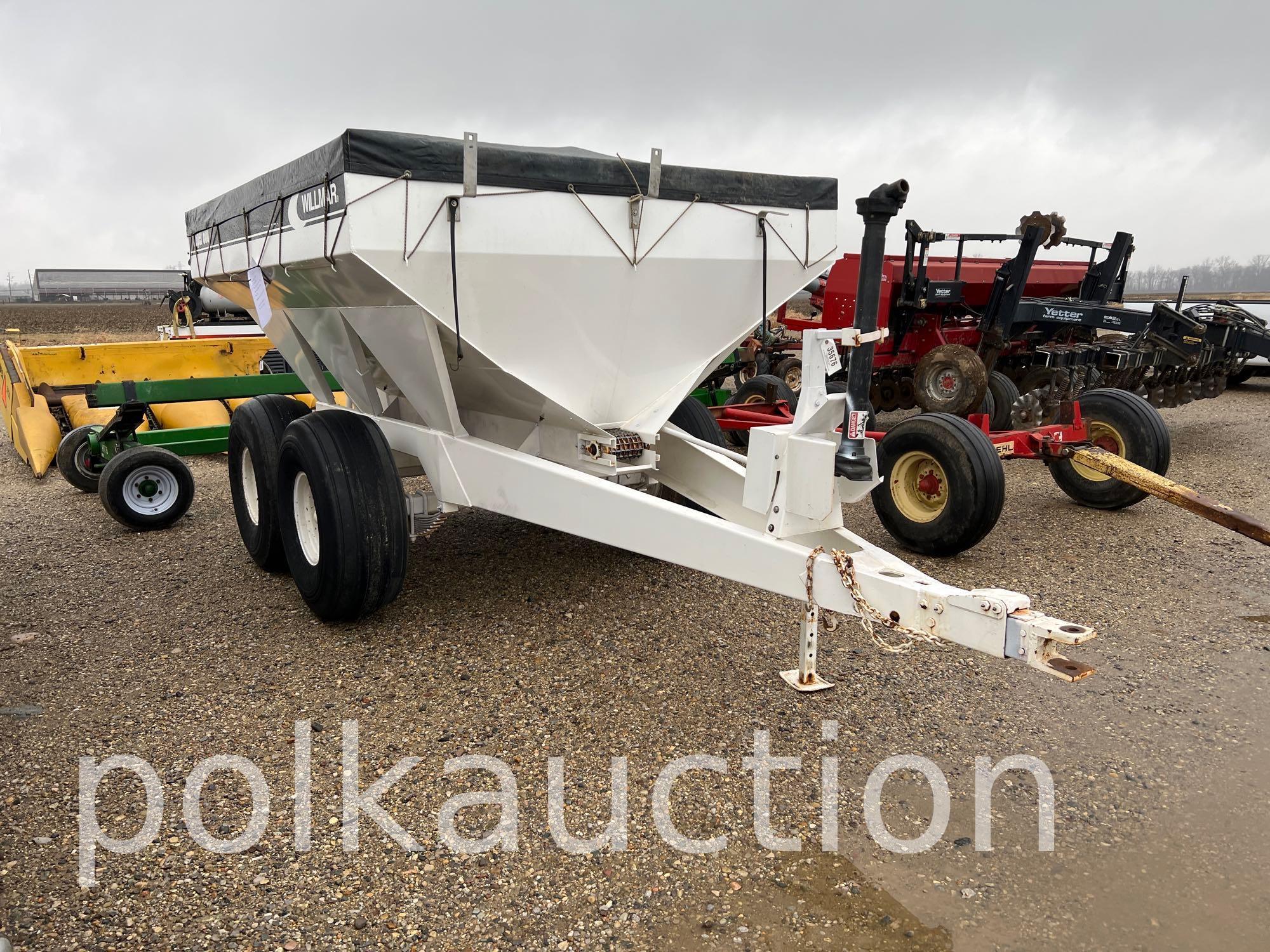 Fertilizer Spreader w/ Tarp