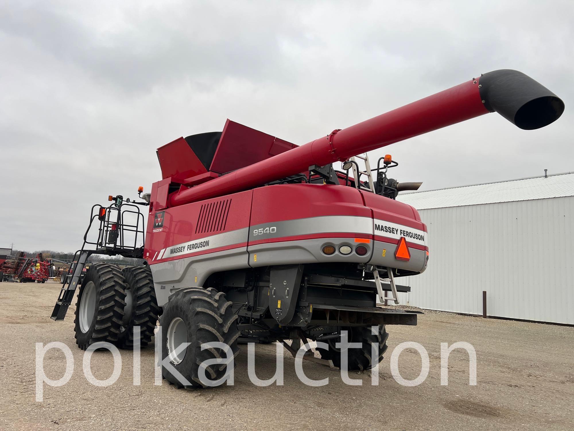 2014 Massey Ferguson 9540 Combine