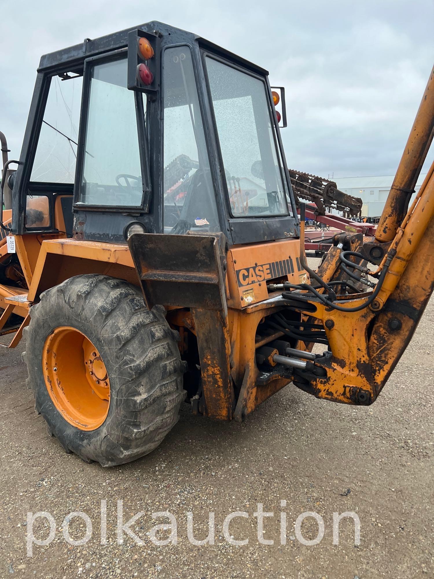 Case 580C Backhoe