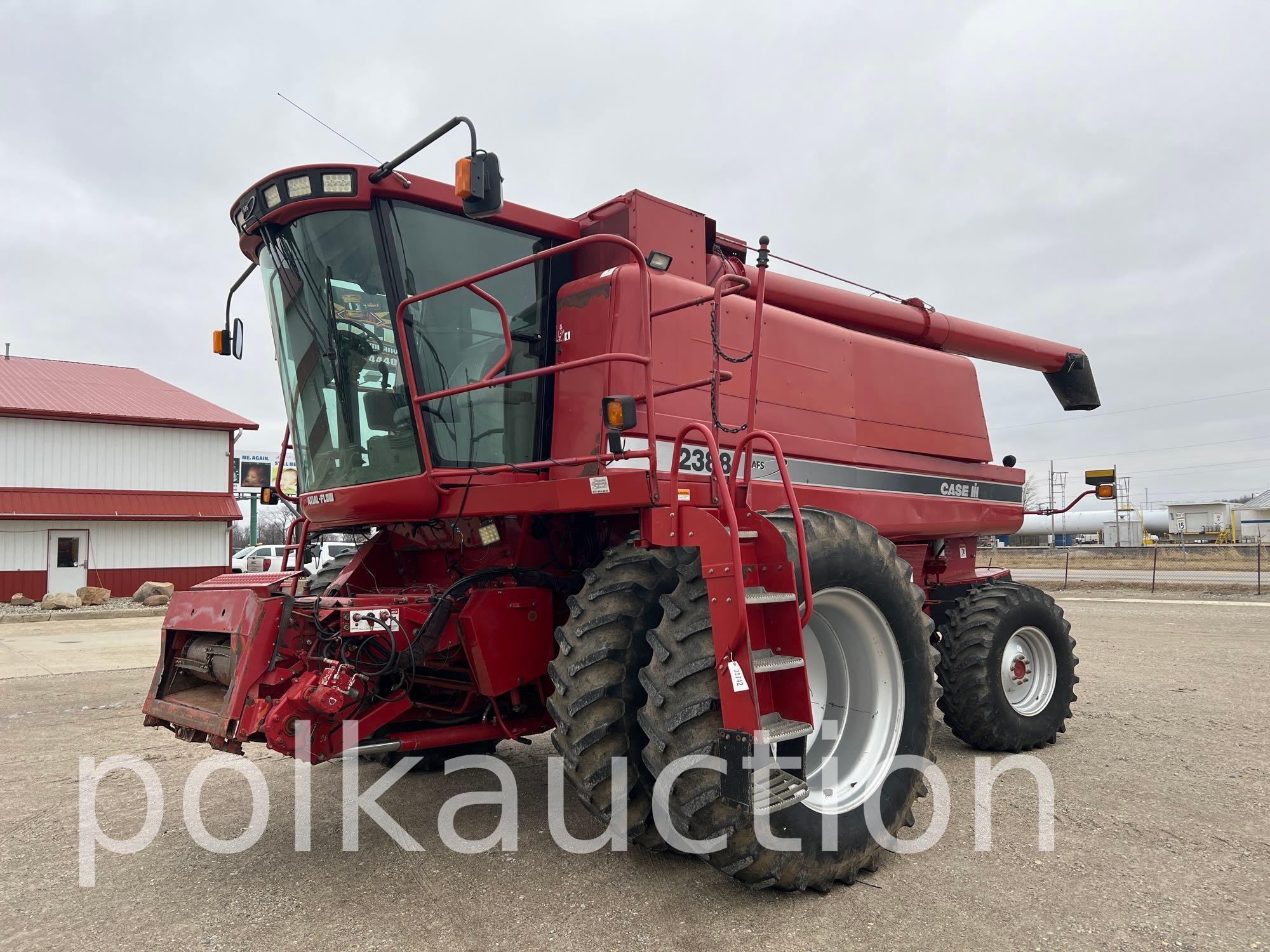 2004 CIH 2388 Combine