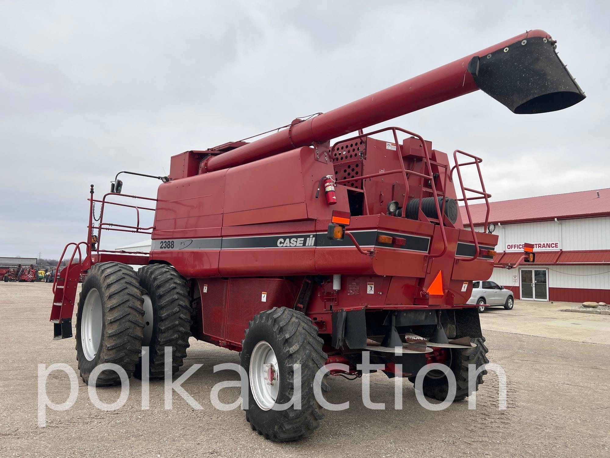 2004 CIH 2388 Combine