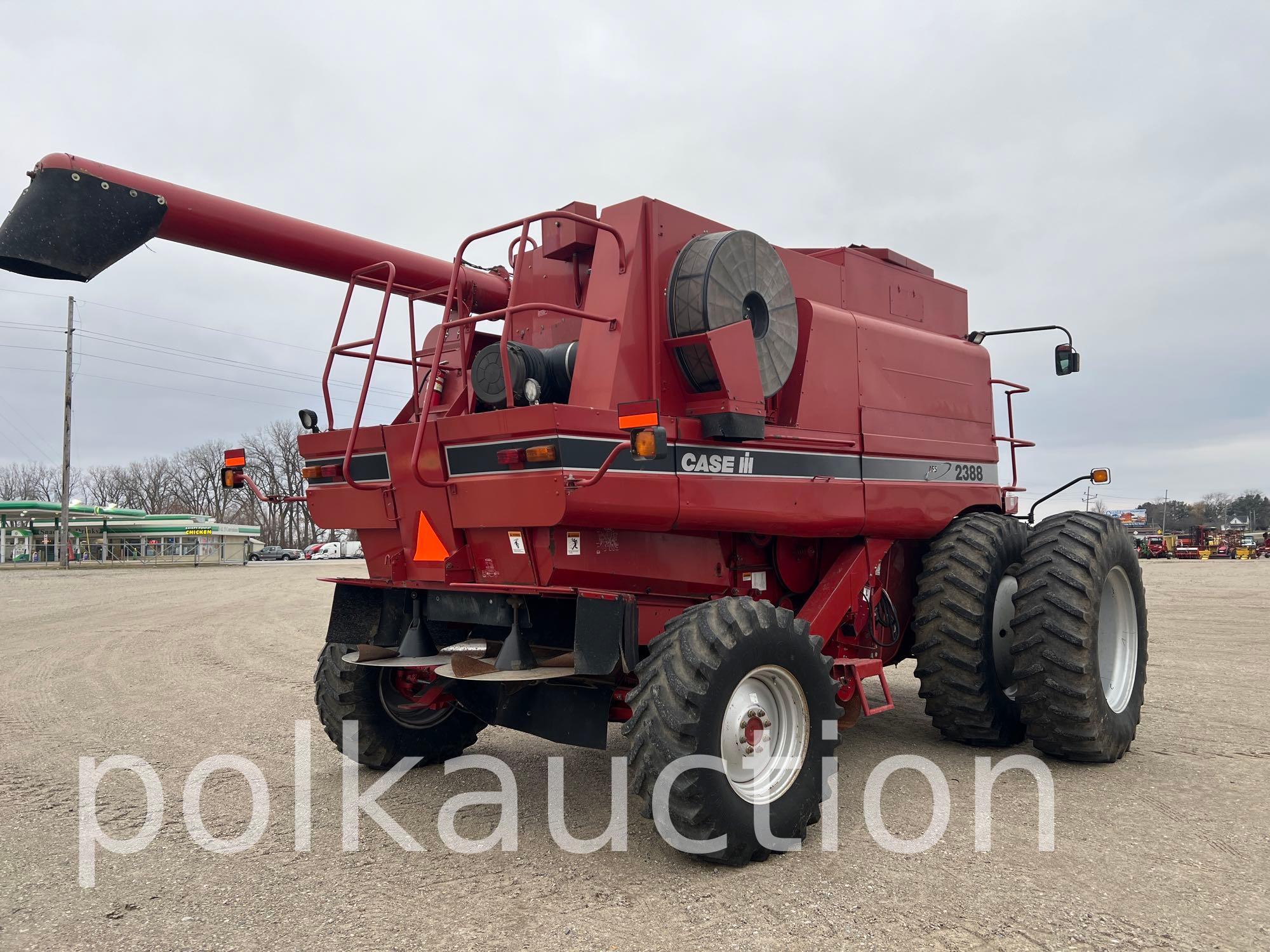 2004 CIH 2388 Combine